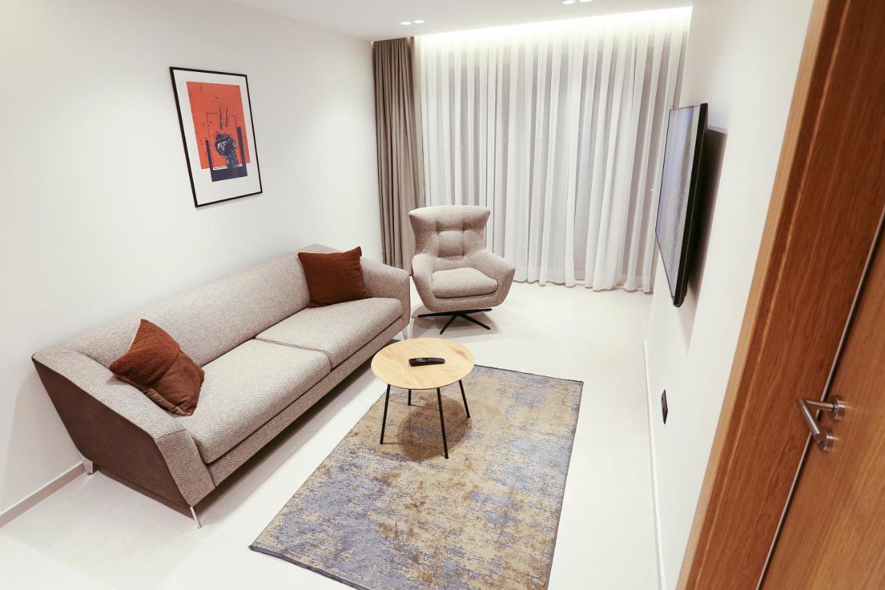 Gjakova Hotel 12 מראה חיצוני תמונה