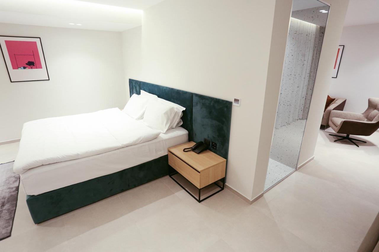 Gjakova Hotel 12 מראה חיצוני תמונה