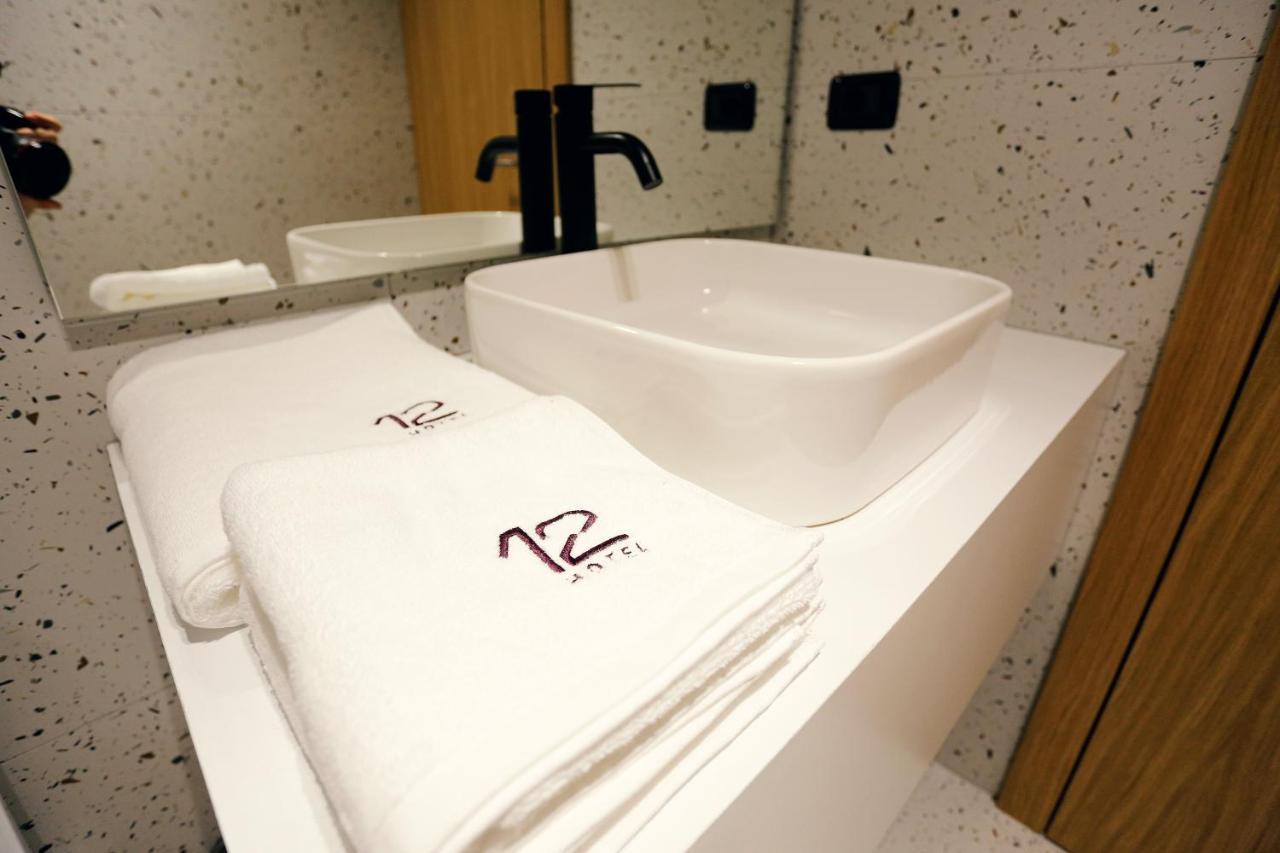 Gjakova Hotel 12 מראה חיצוני תמונה