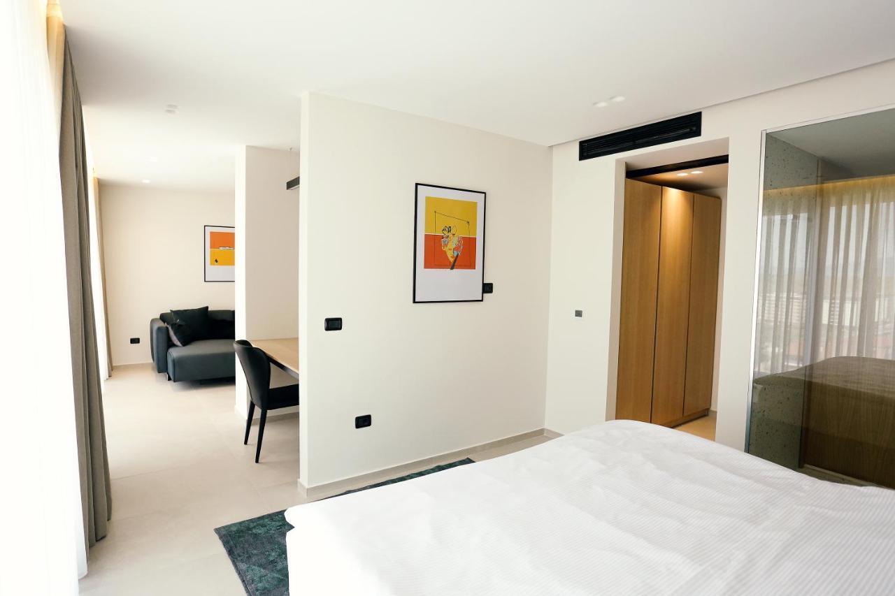 Gjakova Hotel 12 מראה חיצוני תמונה