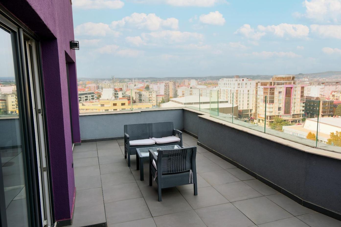 Gjakova Hotel 12 מראה חיצוני תמונה