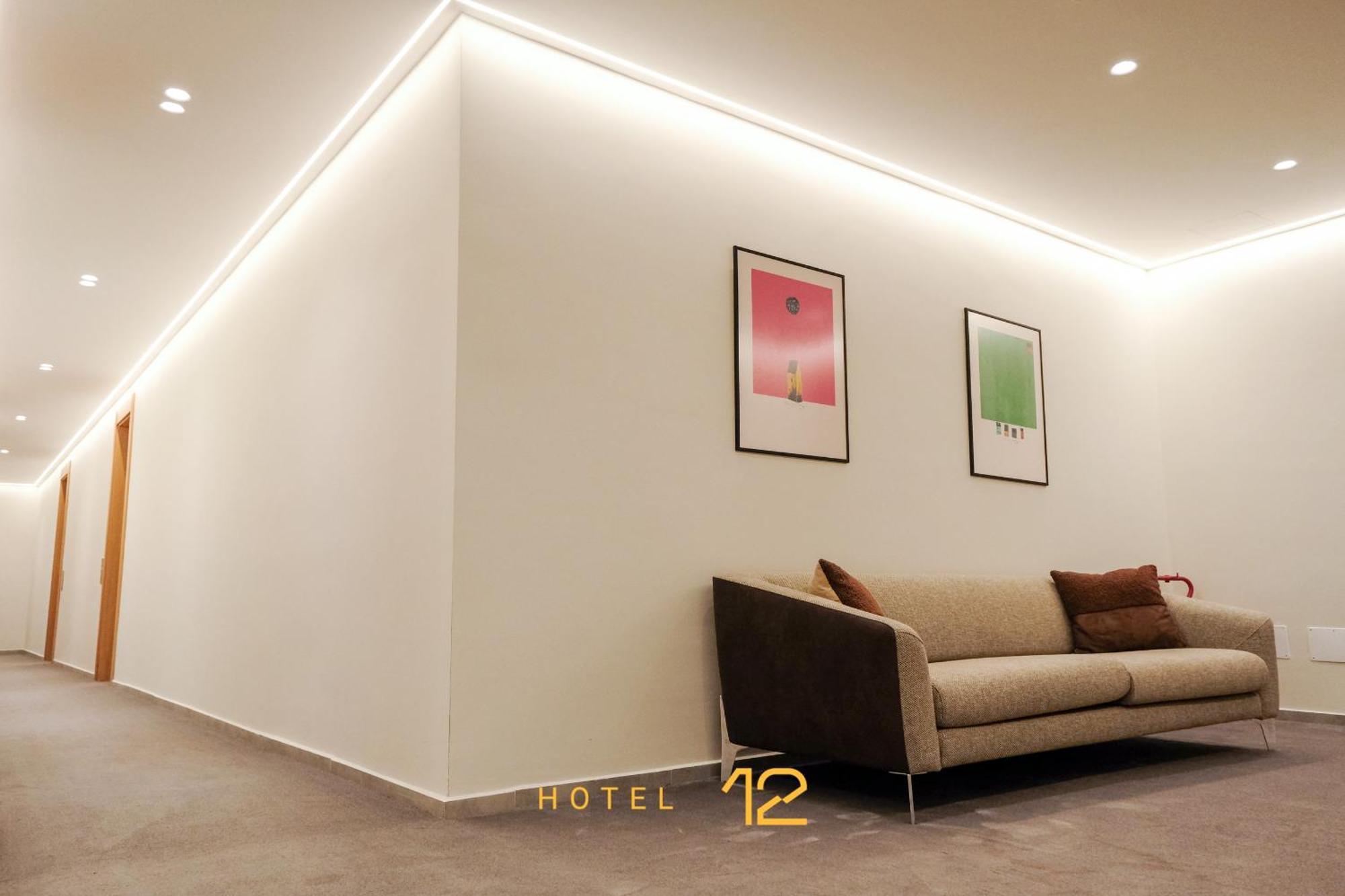 Gjakova Hotel 12 מראה חיצוני תמונה